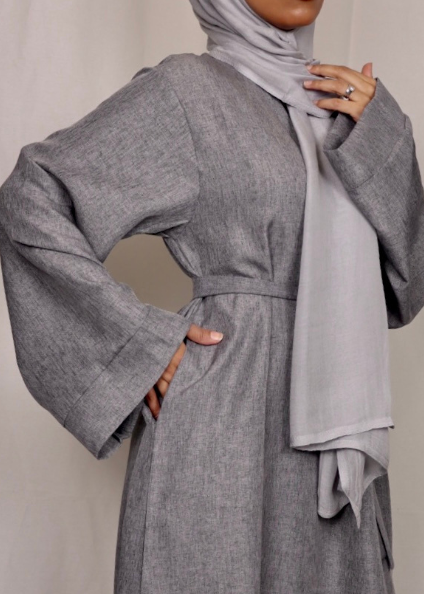 GREY - Medina Closed Abaya