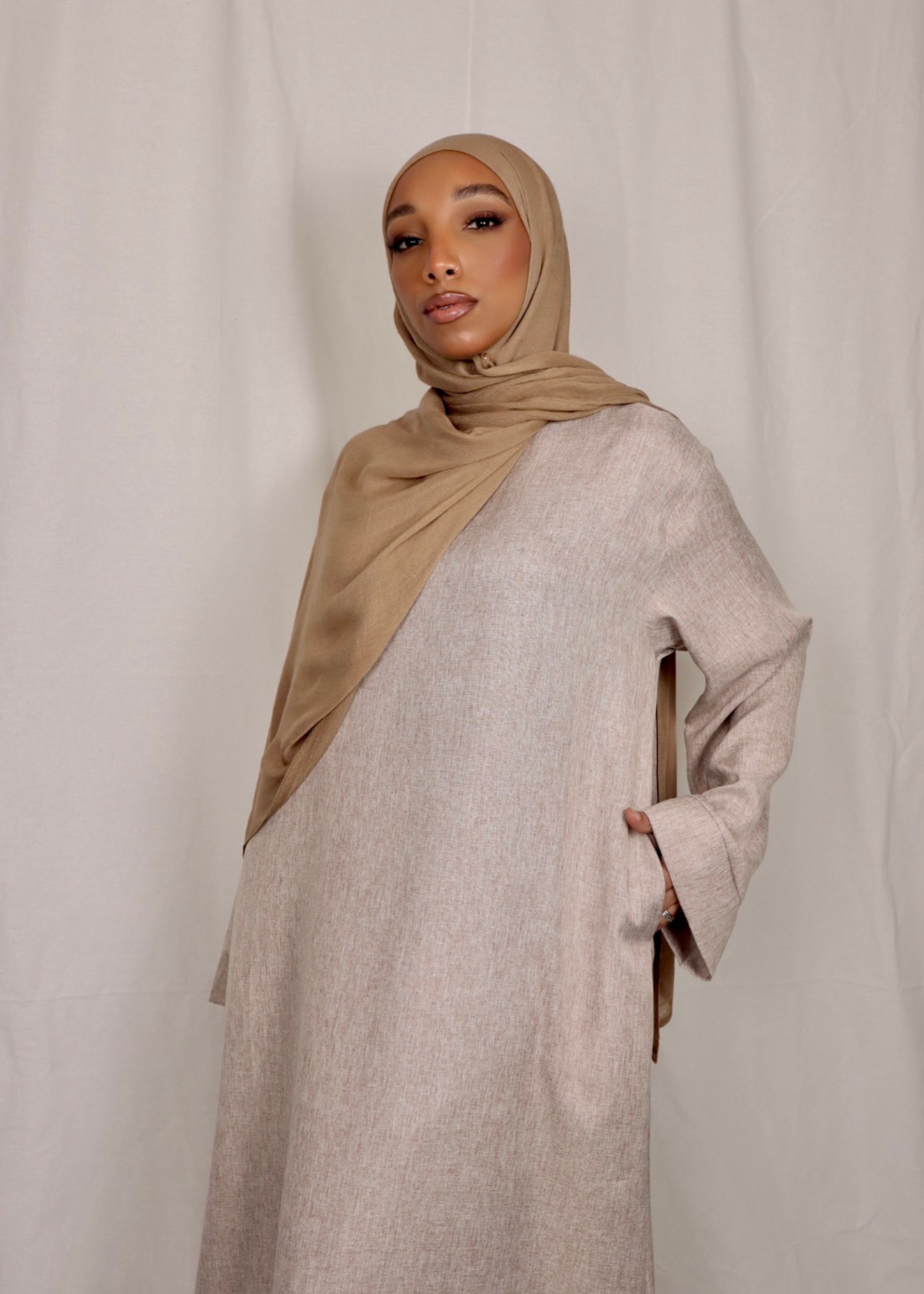 BEIGE -  Medina Closed Abaya