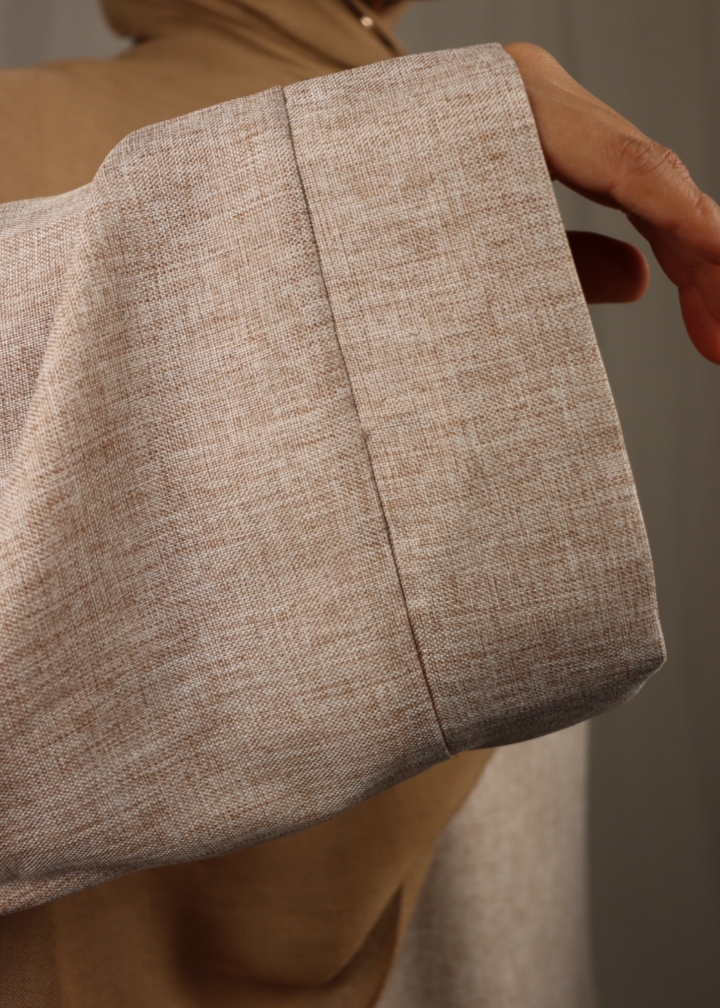 BEIGE -  Medina Closed Abaya